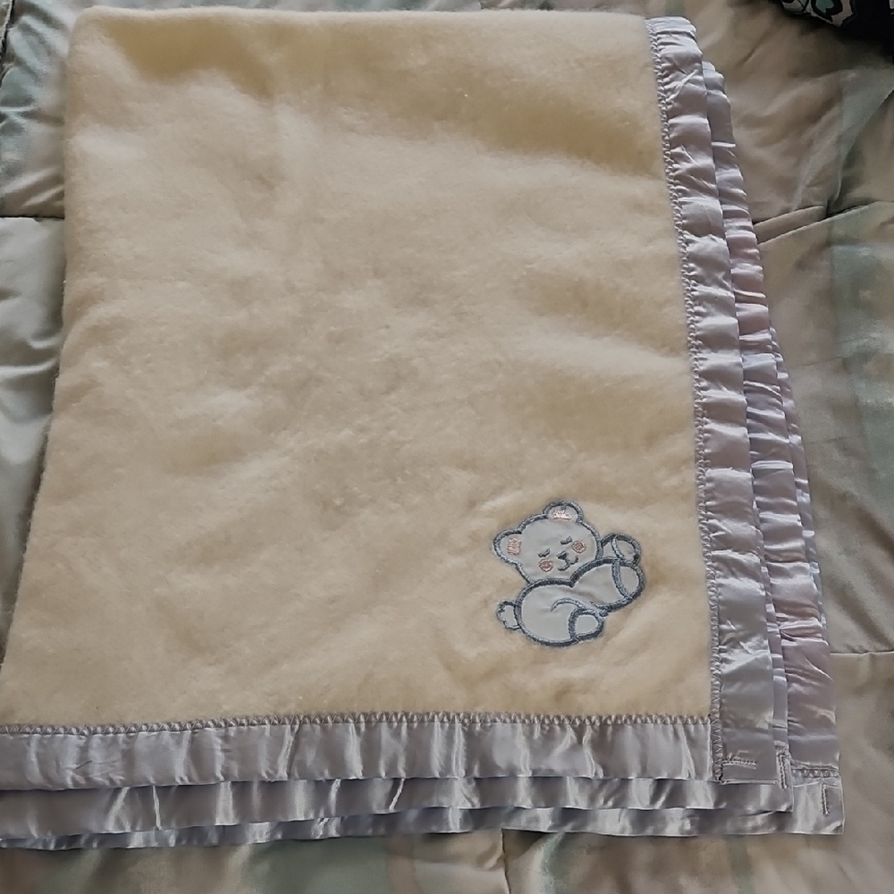 Vintage Dundee Blue Bear Acrylic Baby Blanket USA